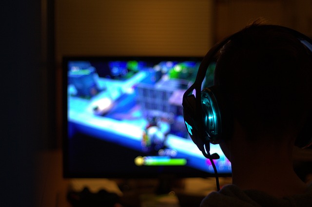 Les avantages des écrans incurvés pour le gaming et le travail